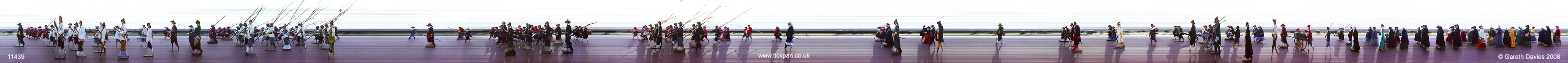 The King's Army on the outward march along the Mall (116K)